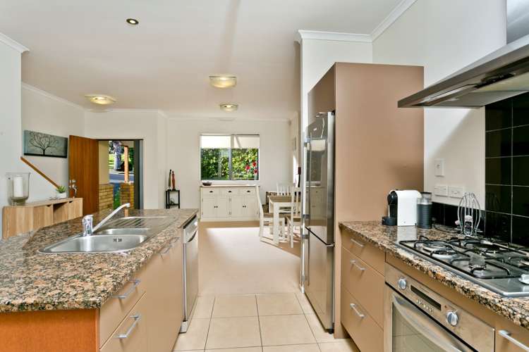 4 Greenbough Lane Greenhithe_5