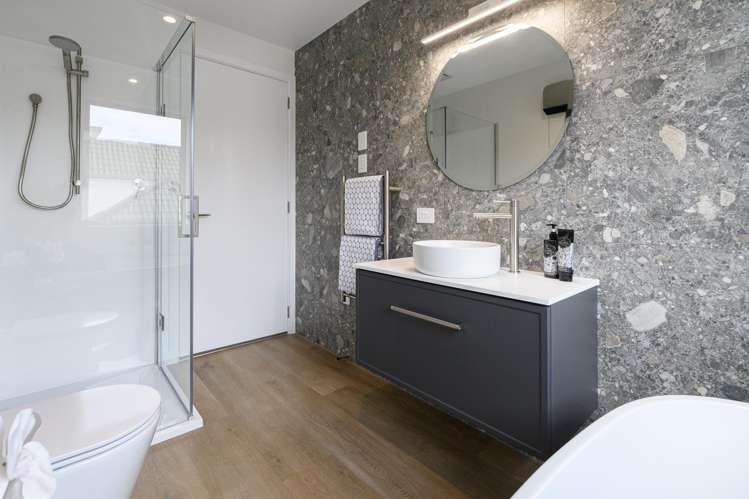 90A Grace Road Avenues_16