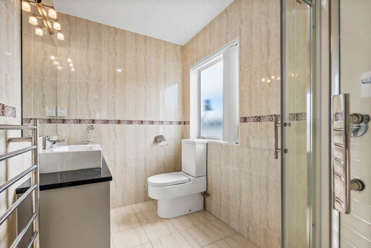 22 Muirlea Drive Flat Bush_17