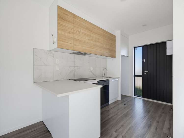 138B Tiriwa Drive Massey_9
