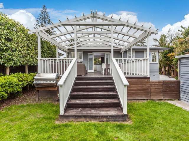 13 Amberley Avenue Te Atatu South_1