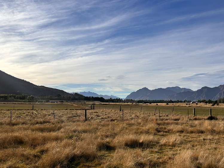 Lake Hawea Albert Town Road Lake Hawea_11