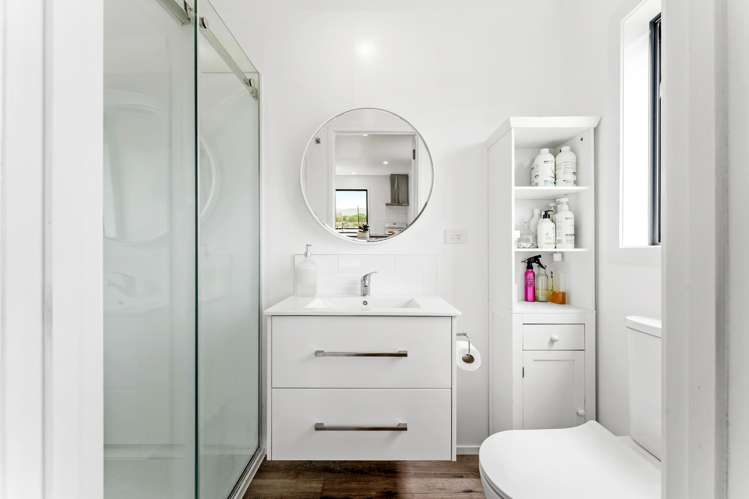 16 Guy Road Kaipara Flats_11