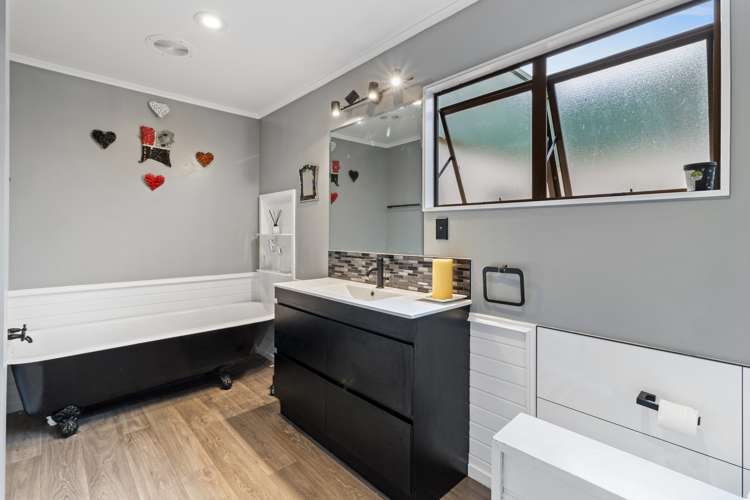 44 Lansdowne Crescent Glenview_14