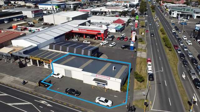Prime Andersons Bay Road Corner - For Lease