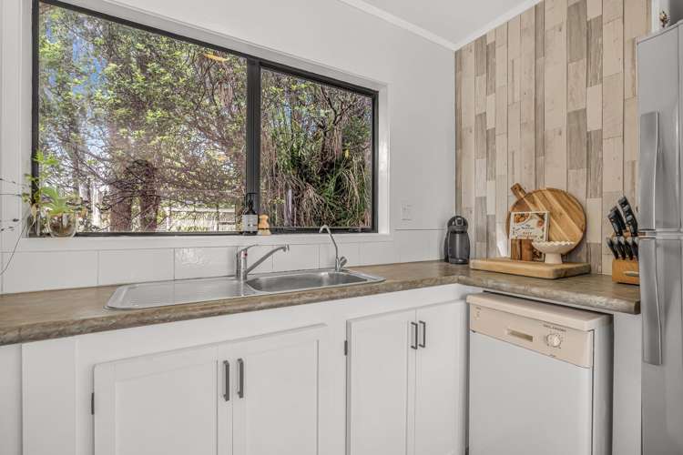 6 Rautawhiri Road Helensville_15