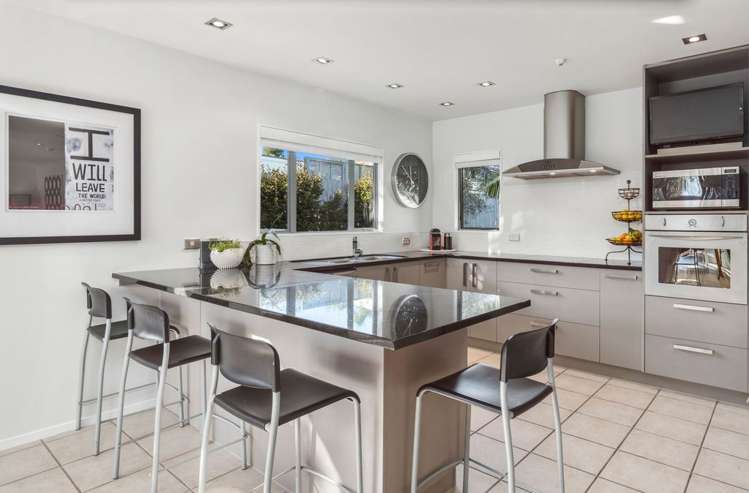 2/25 Napier Avenue Takapuna_8