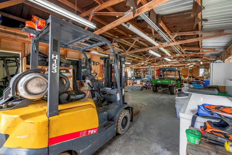 317 & 317A West Road Brookby_37