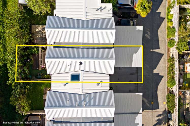 17/21 Hunters Park Drive Three Kings_16