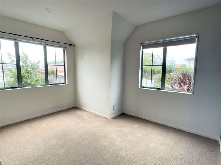 42a Bradbury Road Botany Downs_11