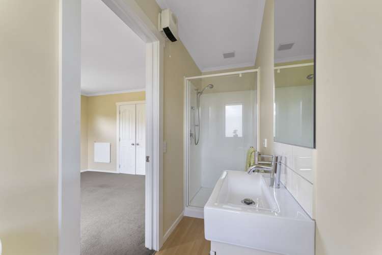 58 Washbourn Drive Richmond_12