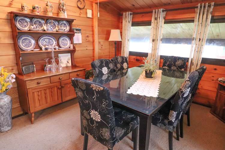 417 Fergusson Drive Thames_10