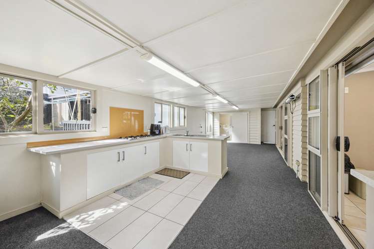 9 Sheehan Road Te Atatu South_12