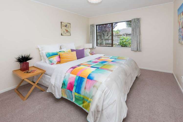 2/2 Channing Crescent Botany Downs_7