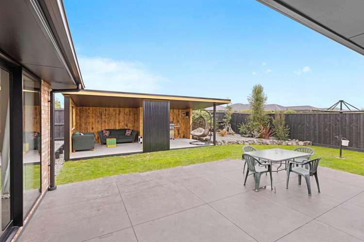 180 Faringdon Boulevard Rolleston_9