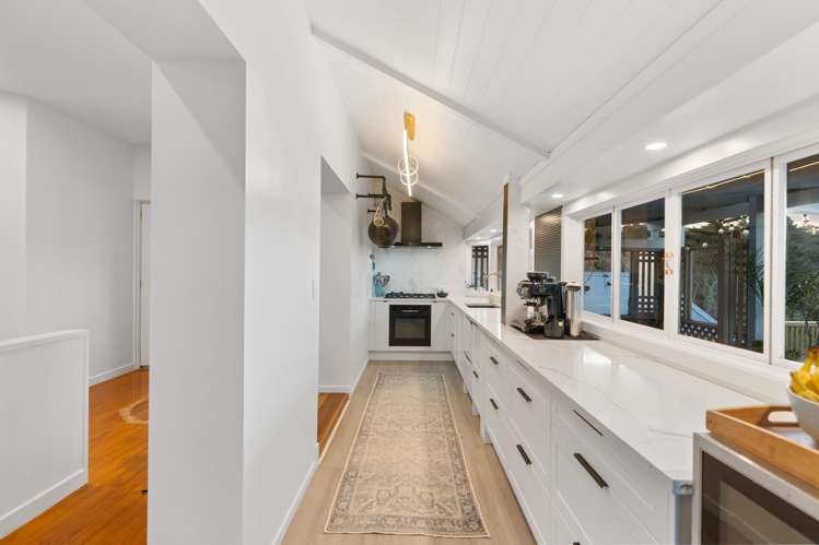 189 Godley Road Titirangi_13