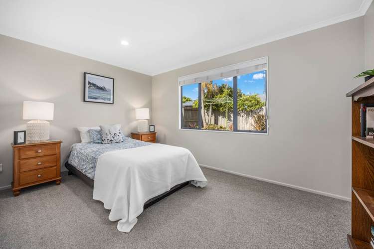 63 Lothian Brae Wattle Downs_13