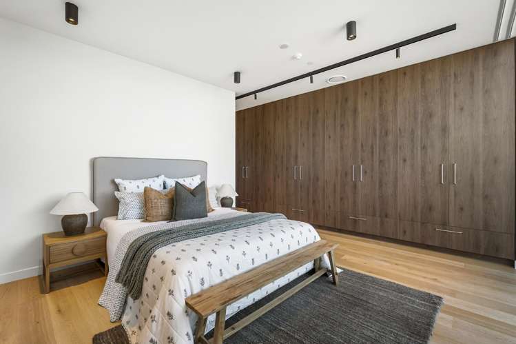 17/423-427 Beach Road Mairangi Bay_17