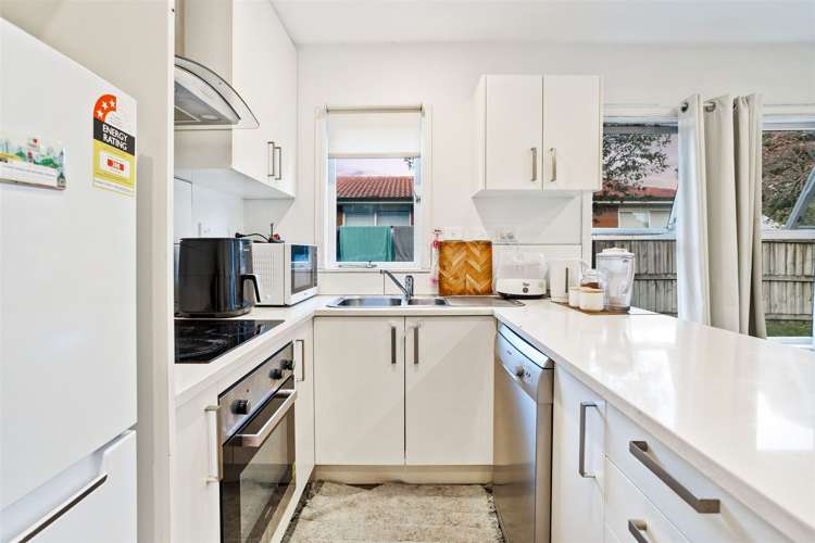 14 Yeovil Road Te Atatu Peninsula_11