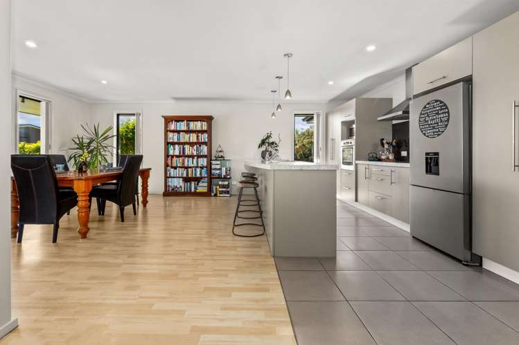 1 Simpson Crescent Raumati Beach_3