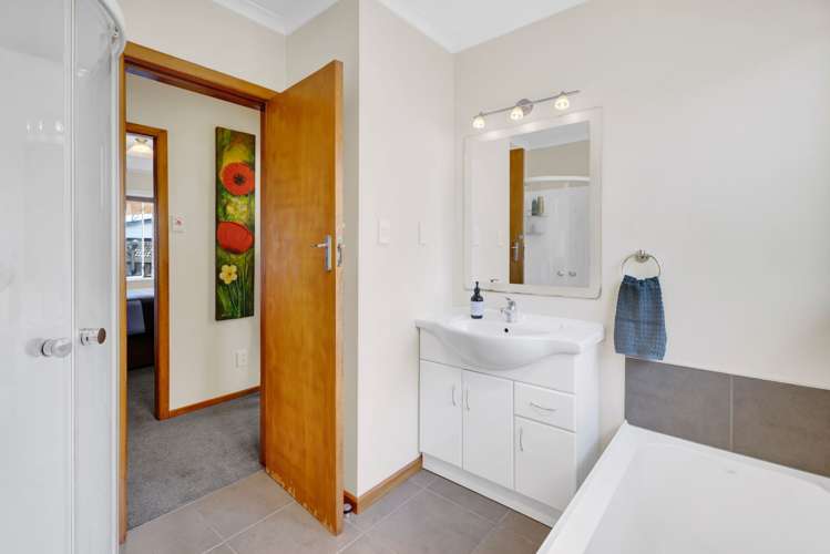 12 Miro Street Merrilands_24