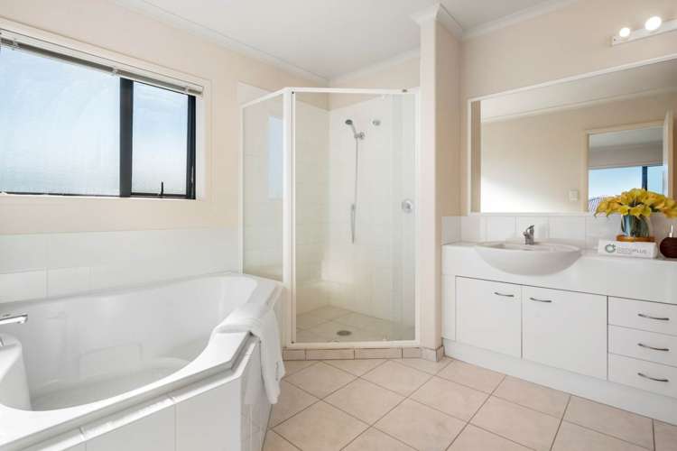 15 George Deane Place Greenhithe_19