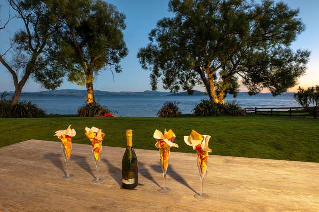 Rare Hamurana Lakefront