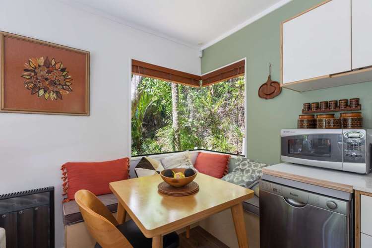 11 Valley View Road Titirangi_5