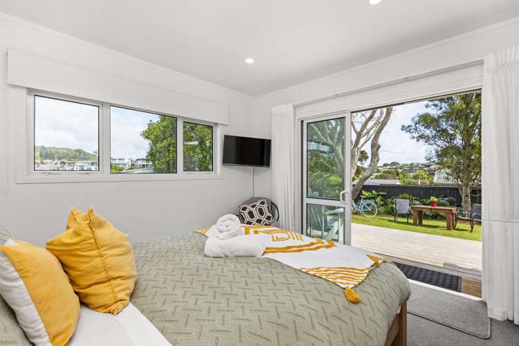 13 Sunshine Rise Raglan_12