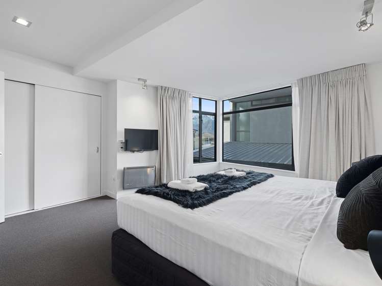 38h Lomond Crescent Queenstown_12