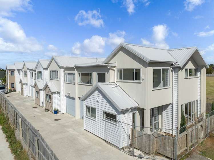8D Taurima Avenue Pt England_25