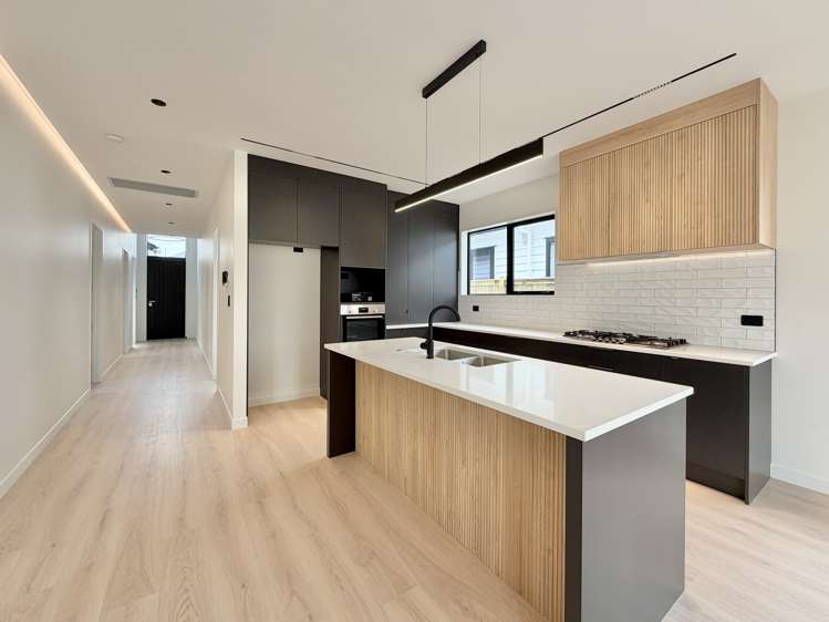 386 Te Taruna Drive_1