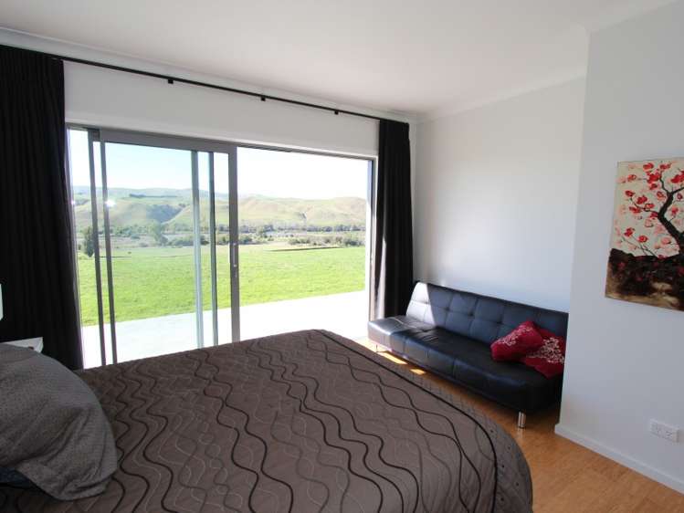 2369 Middle Road Poukawa_14