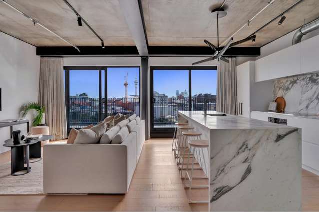 Luxury Apartment with Unmatched Views & Private Rooftop Terrace