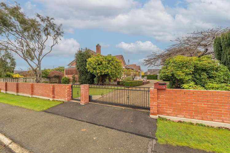 740 Queens Drive Waikiwi_25
