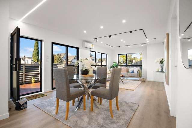 2/31 Akoranga Drive Northcote_2