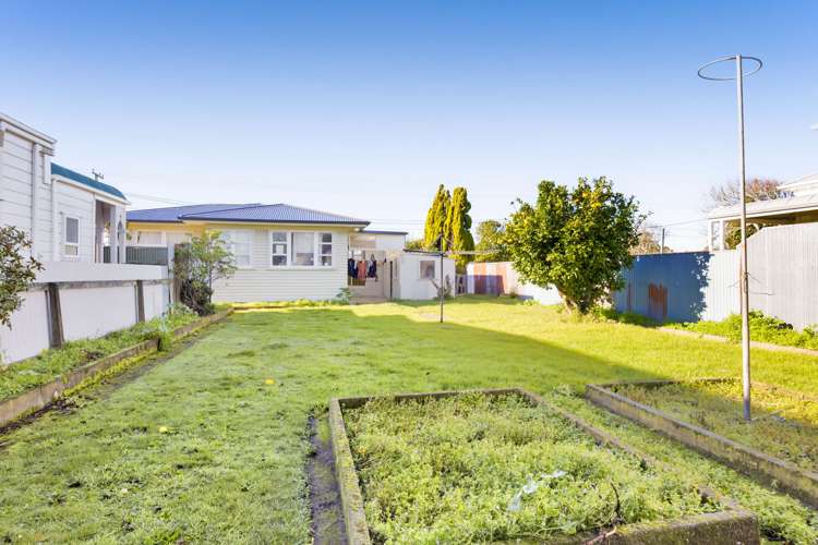 61 Collins Street Hawera_15