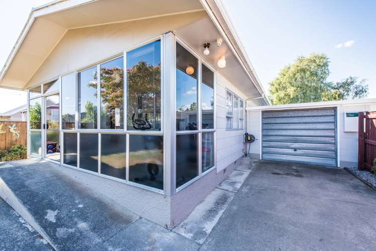 8b Windlesham Place Wakefield_14