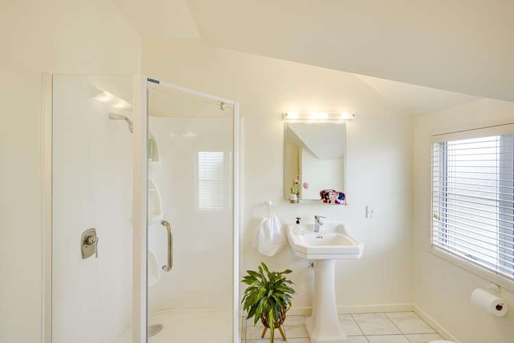 75 Le Quesne Road Bay View_26