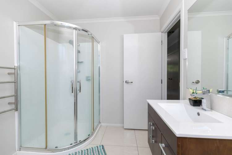 11 Cabourne Drive Glenview_12