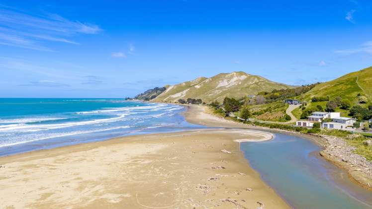 50 Punawaitai Road Pourerere Beach_11