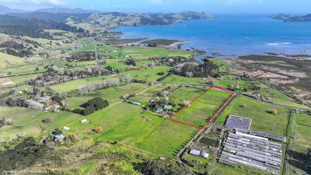 Mortgagee auction - lifestyle block near town