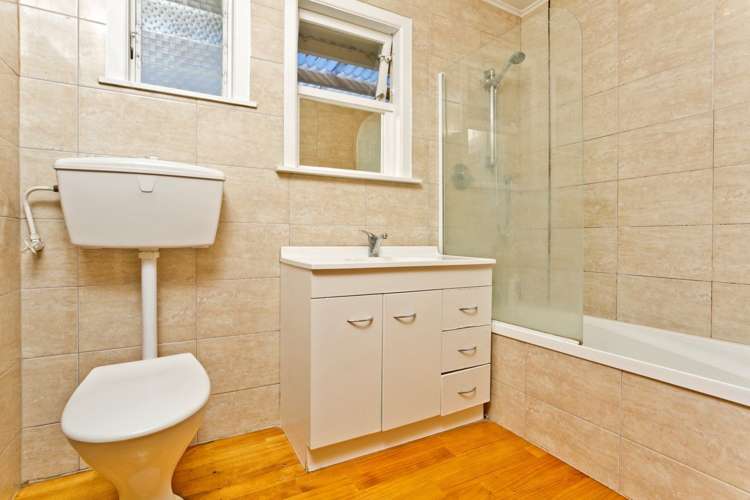 22 Stott Avenue Birkdale_10