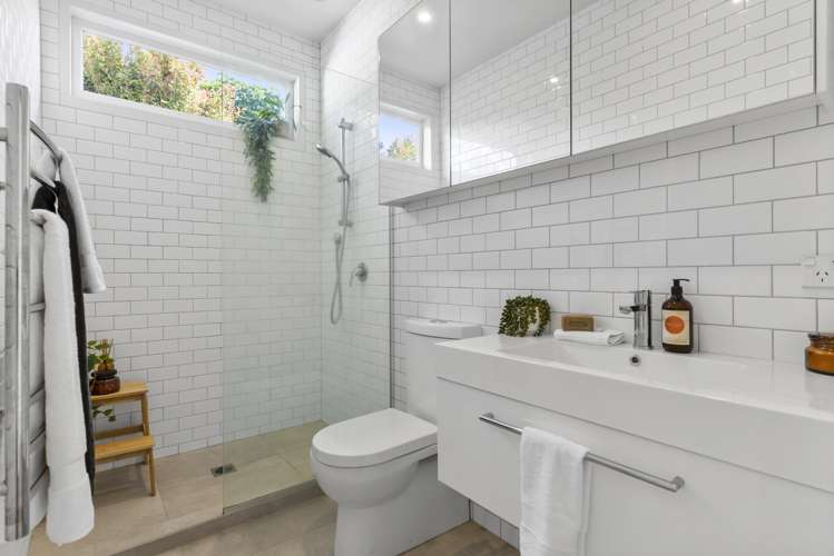 125 Warnock Street Westmere_12