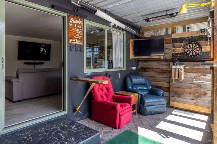 2 Natzka Road Ostend_31