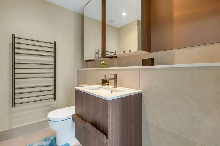 2005/10 Commerce Street 10015_9