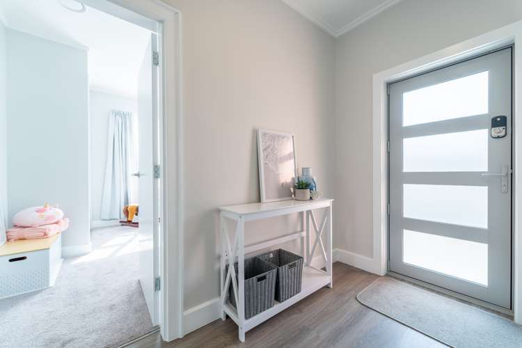 8 Lisava Avenue Seaview_15