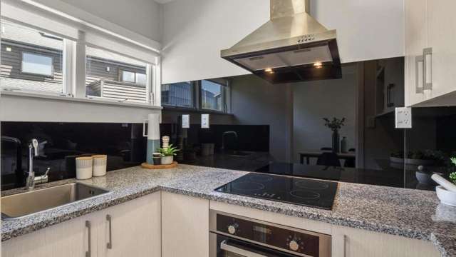 4/77 View Road Mt Eden_4