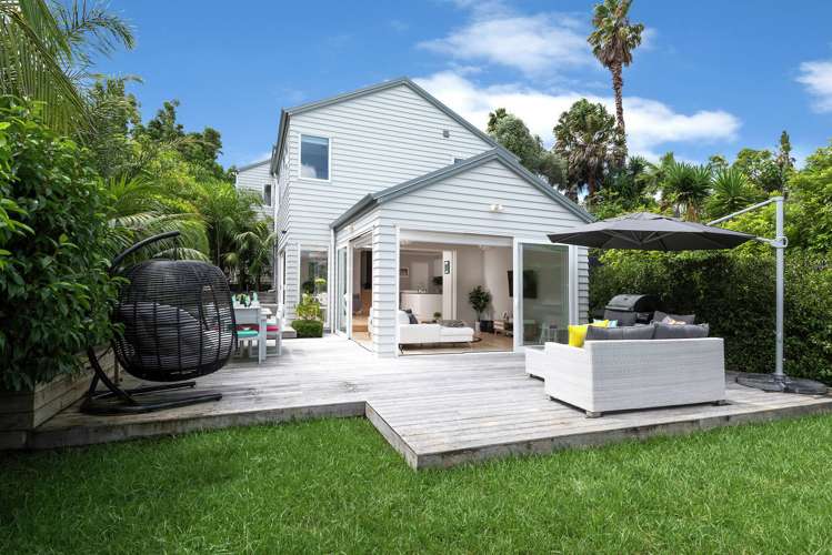 28a Marine Parade Mellons Bay_0