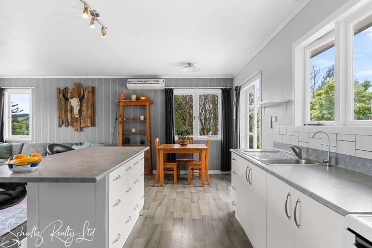 4 Vickas Way Maungaturoto_13